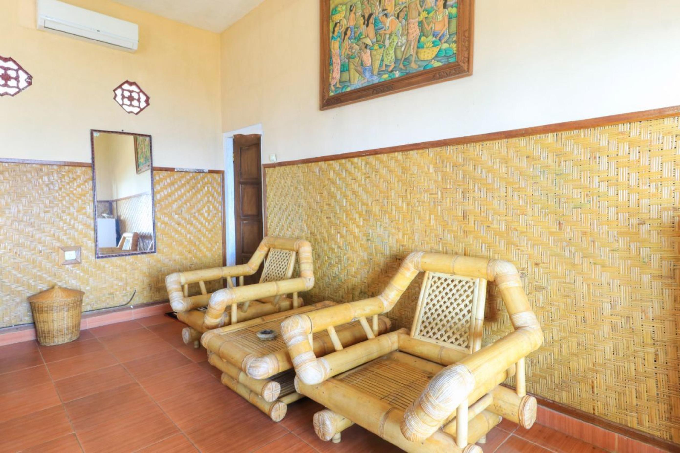 Hotel Tara Bar & Resto Air Sanih Kubutambahan  Exterior foto