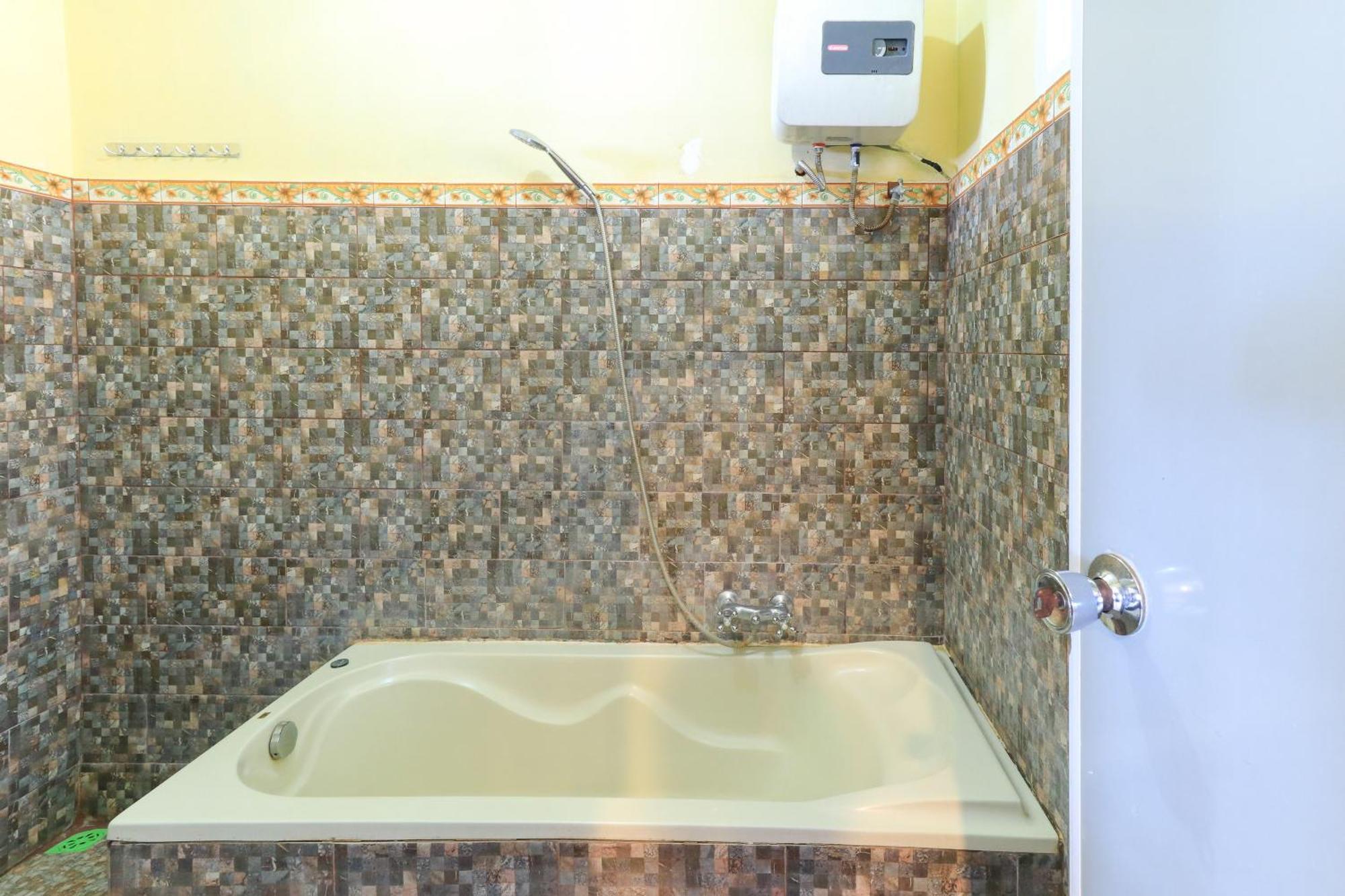 Hotel Tara Bar & Resto Air Sanih Kubutambahan  Cameră foto